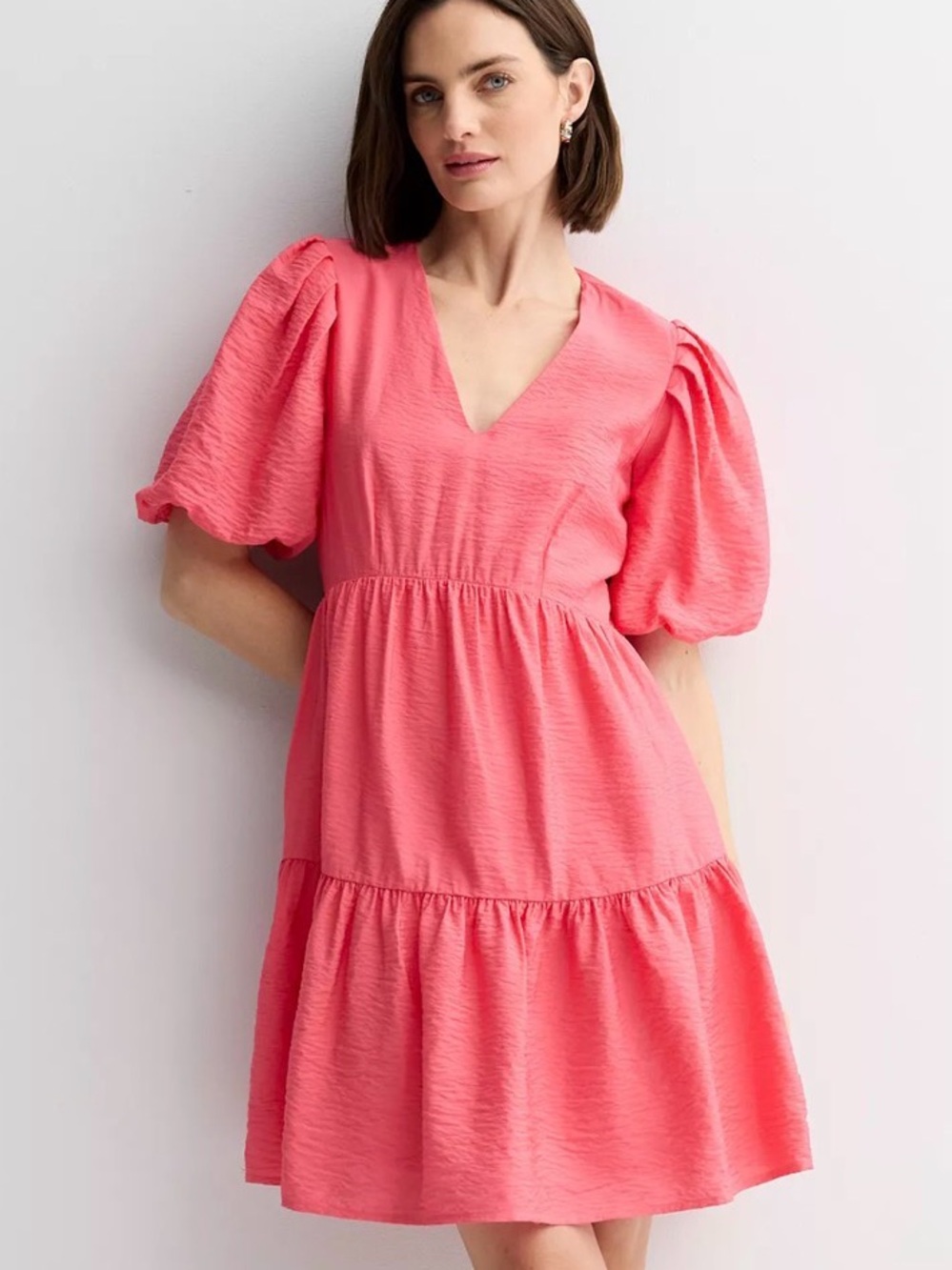 Nine West Coral Pink V-Neck Puff Sleeve Tiered Mini Dress